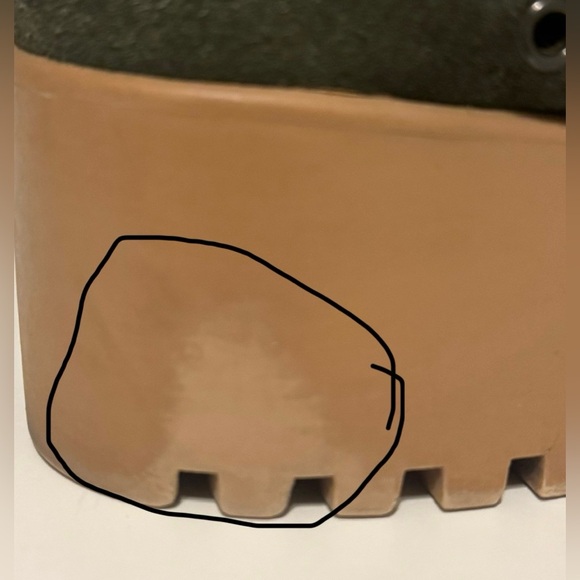 Steve Madden women’s Stylish Camouflage combat Boots - Picture 6 of 8